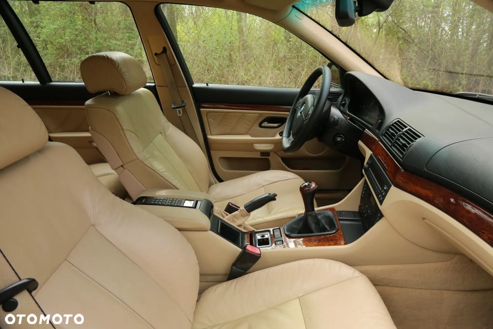 BMW Seria 5 530i Touring Edition Sport - 18