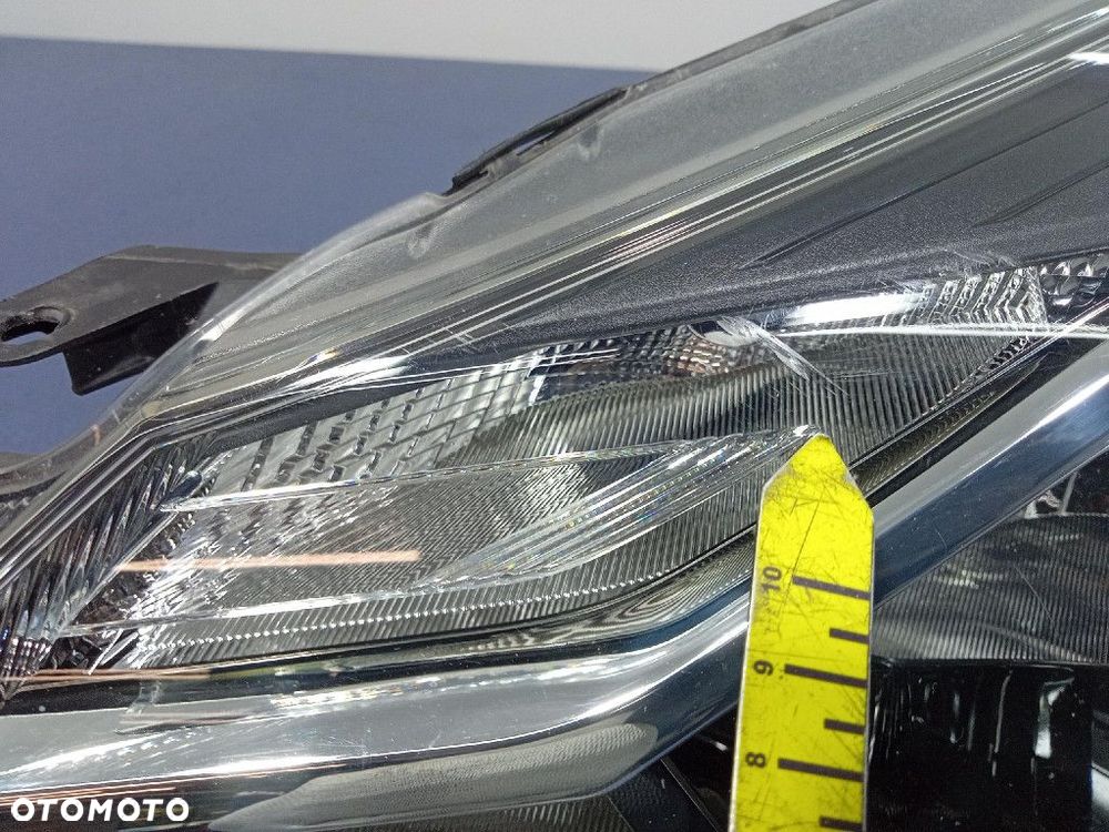 TOYOTA YARIS III LIFT 17- REFLEKTOR LEWY LAMPA PRZEDNIA EU 0D-195 - 11