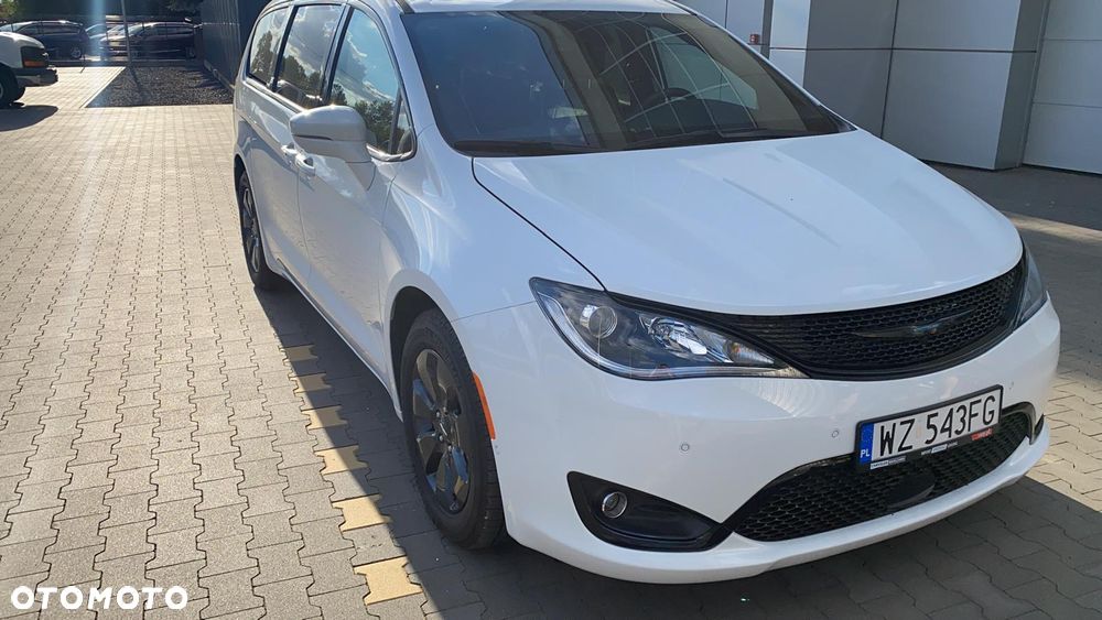 Chrysler Pacifica - 5