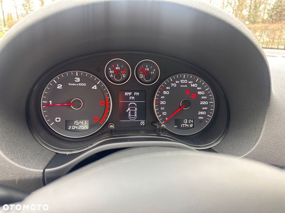 Audi A3 Sportback 2.0 TDI DPF quattro Ambiente - 11