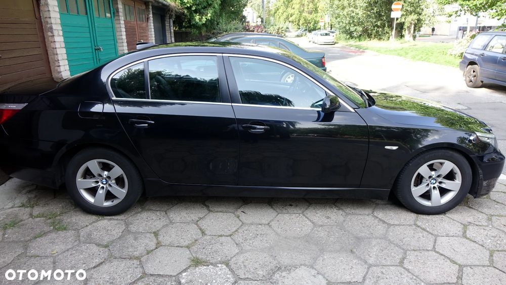 BMW Seria 5 525i - 4