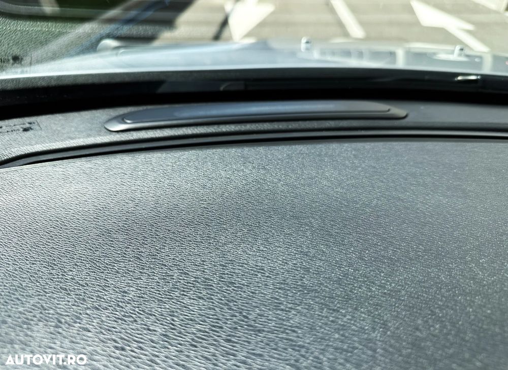 Volvo V40 D3 Aut Summum - 33