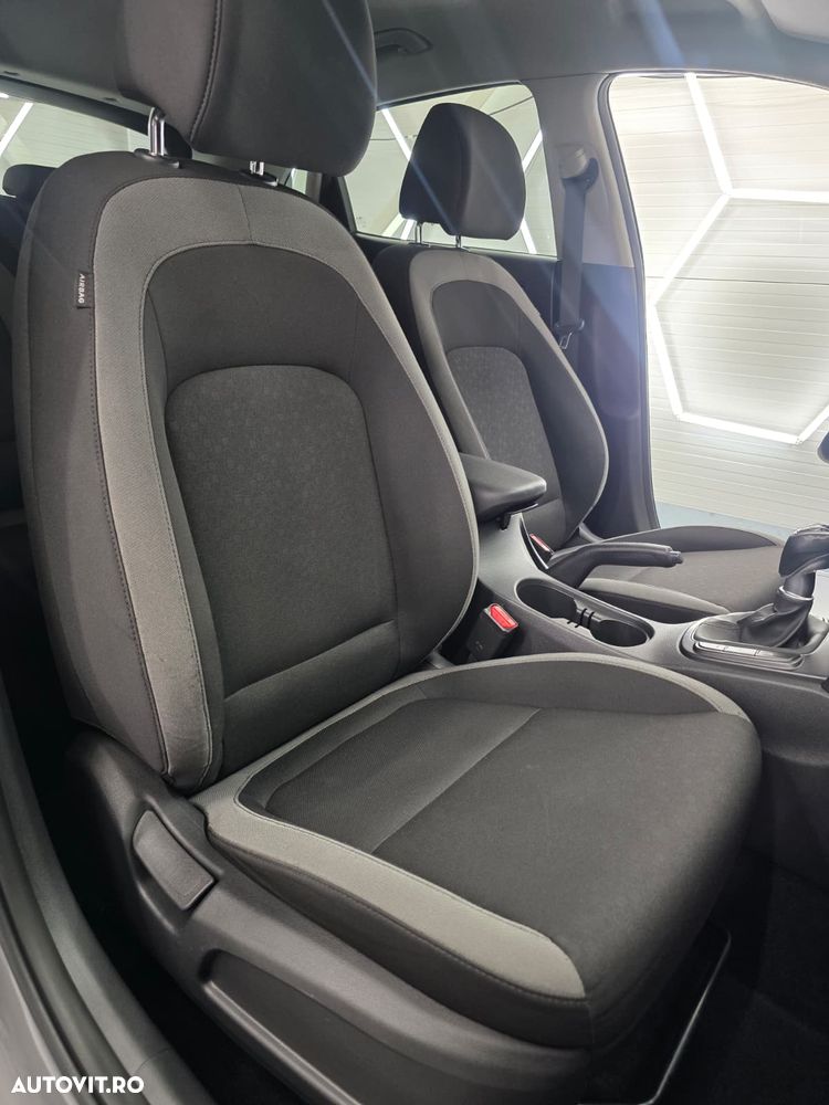 Hyundai KONA - 10