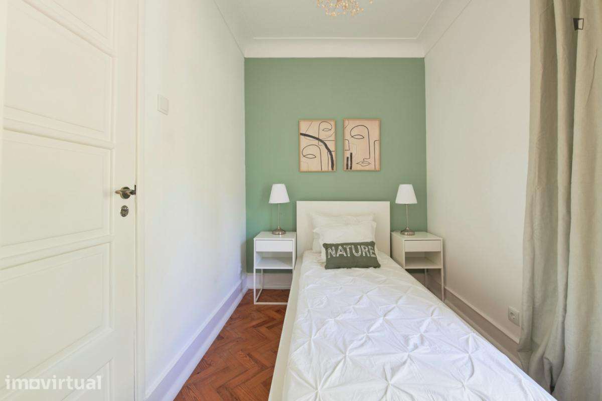 Quarto - localizado em Roma-Areeiro Lisbon - Grande imagem: 3/42