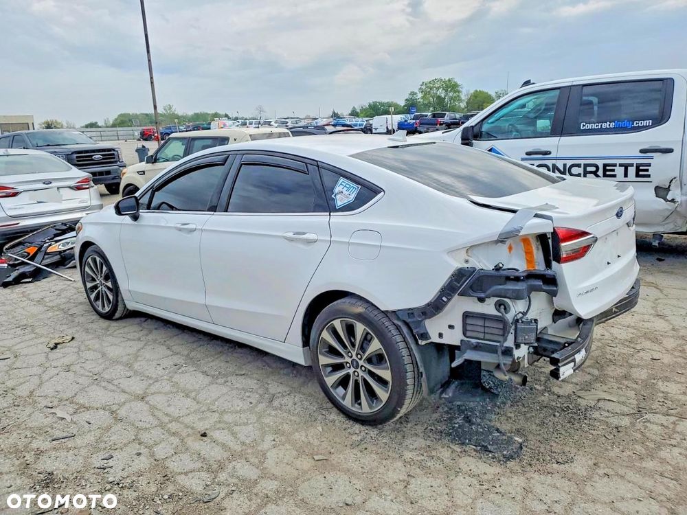 Ford Fusion - 3