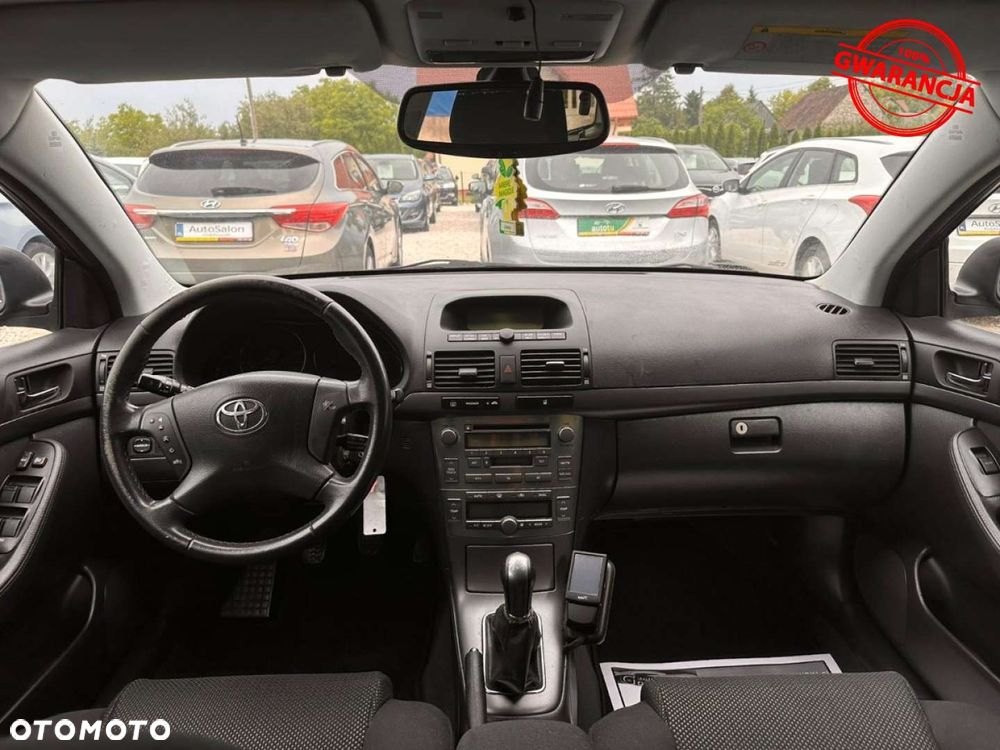 Toyota Avensis - 17