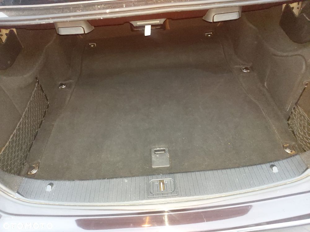 Mercedes-Benz Klasa E 300 CDI DPF BlueEFFICIENCY 7G-TRONIC Avantgarde - 15