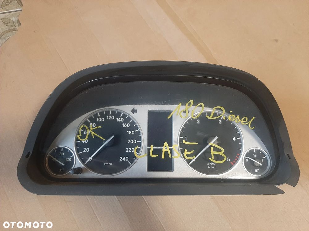 Licznik Mercedes klasa B  180 DIESEL   1695401048 - 1