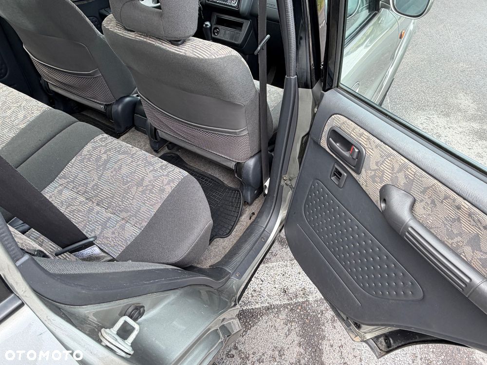 Toyota RAV4 2.0 Fun - 12