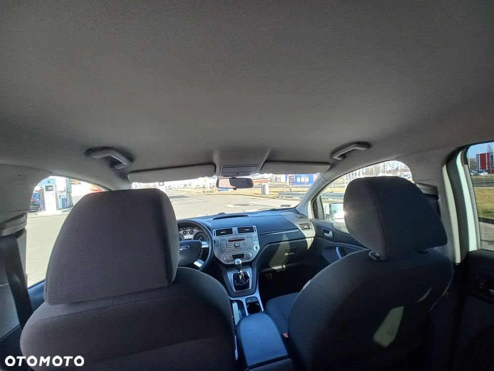 Ford Kuga - 9