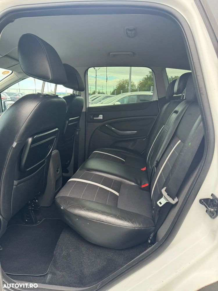 Ford Kuga 2.0 TDCi 4x4 Titanium - 3