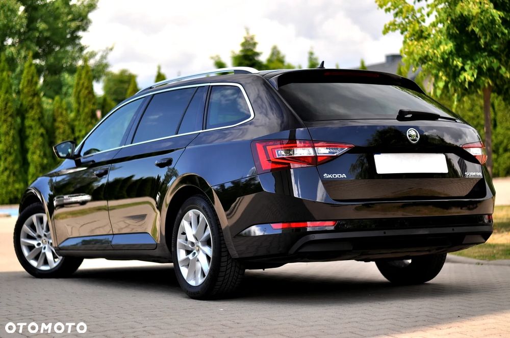 Skoda Superb 2.0 TDI Premium Edition - 10