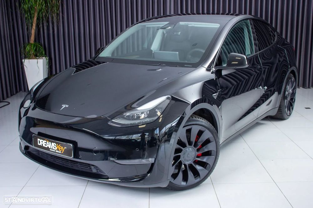 Tesla Model Y Performance Dual Motor AWD - 9