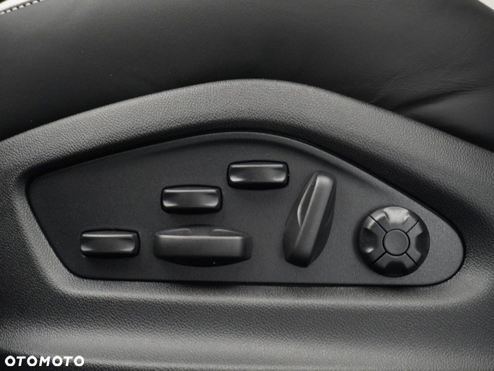 Porsche Cayenne E-Hybrid PHEV Black Edition - 24