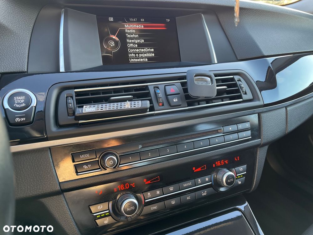BMW Seria 5 518d Sport - 26