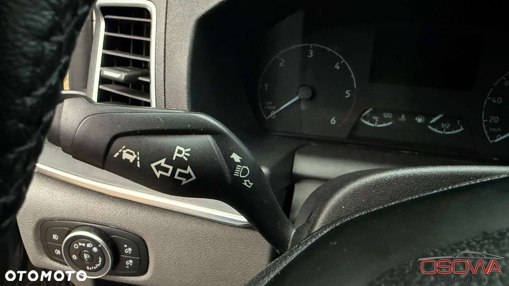 Ford Tourneo Custom - 20