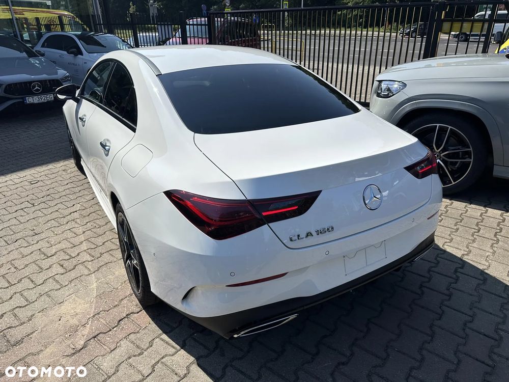 Mercedes-Benz CLA 180 AMG Line 7G-DCT - 11