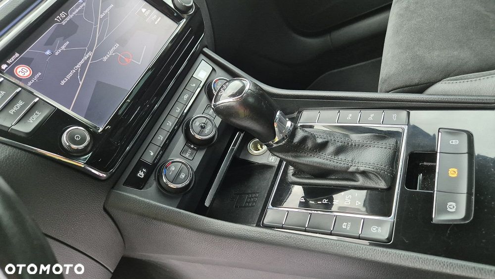 Skoda Superb 2.0 TDI Sportline DSG - 17