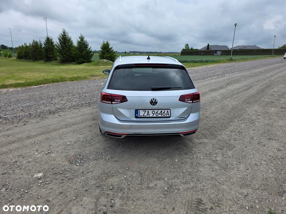 Volkswagen Passat 2.0 TDI SCR DSG 4Motion Business - 4