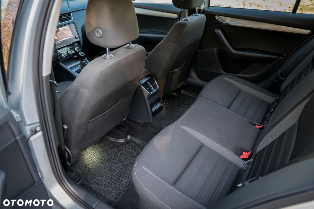 Skoda Octavia 1.6 TDI SCR Ambition - 8