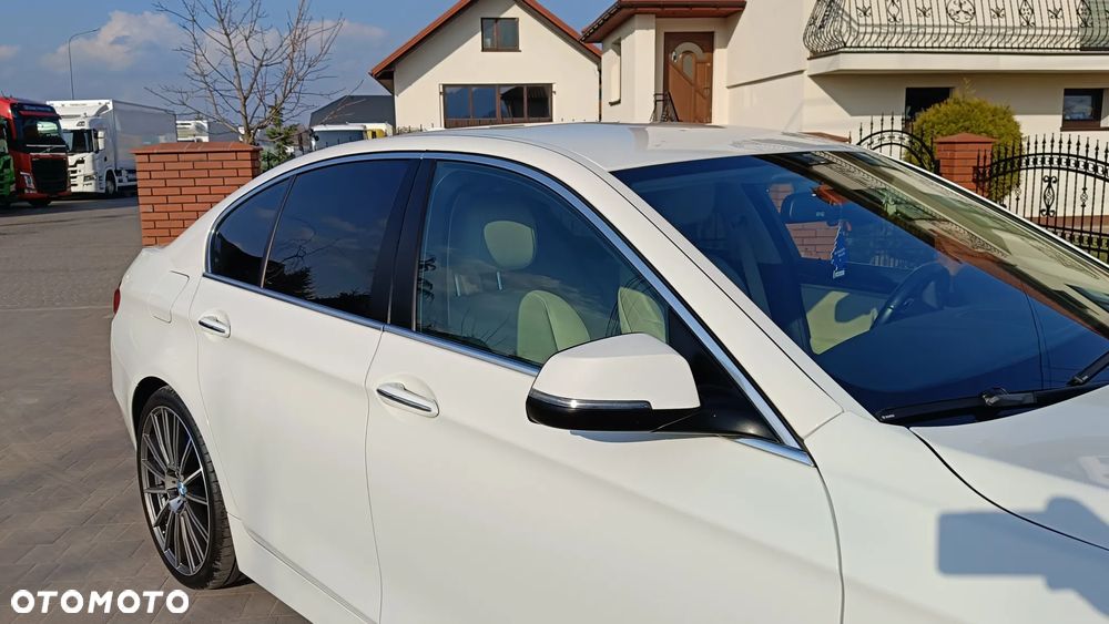 BMW Seria 5 530d xDrive Modern Line - 13