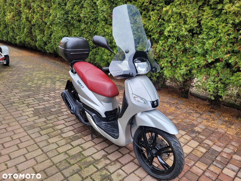 Peugeot Tweet - 23
