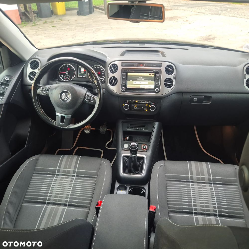 Volkswagen Tiguan 2.0 TDI DPF 4Motion BlueMotion Technology Lounge Sport & Style - 15