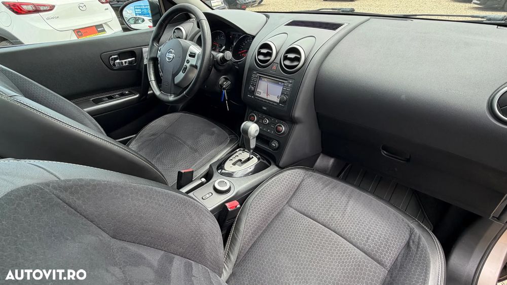 Nissan Qashqai 2.0 dCi DPF 4x4 Aut 360 - 12