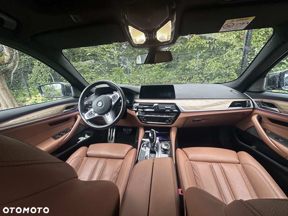 BMW Seria 5 M550d xDrive - 16