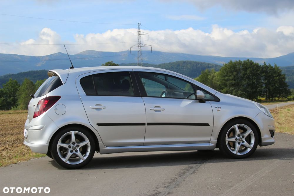 Opel Corsa 1.6T GSI - 18