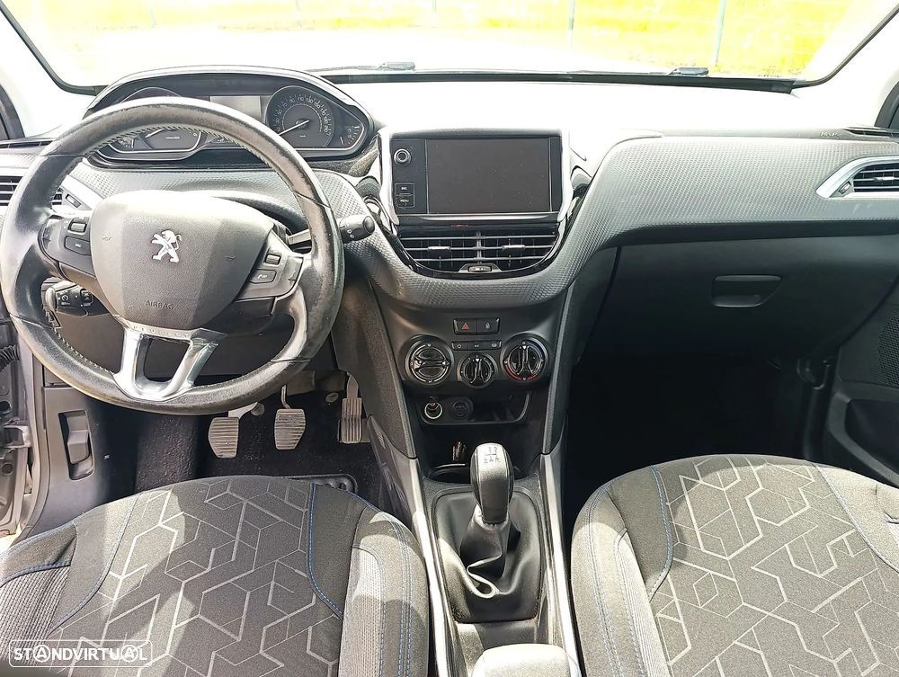 Peugeot 2008 1.6 BlueHDi Style - 8