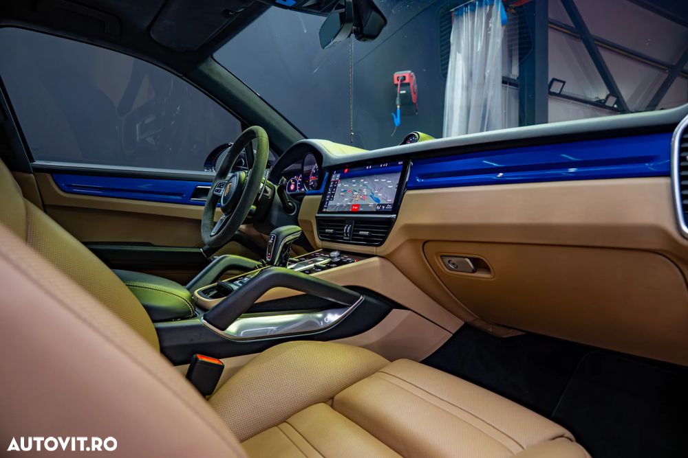 Porsche Cayenne Turbo - 18