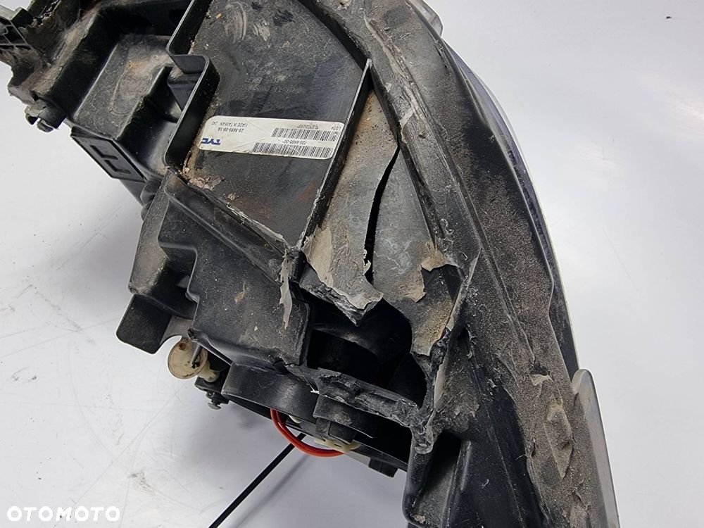 LAMPA PRAWA PRZÓD DODGE CHARGER TYC - 6