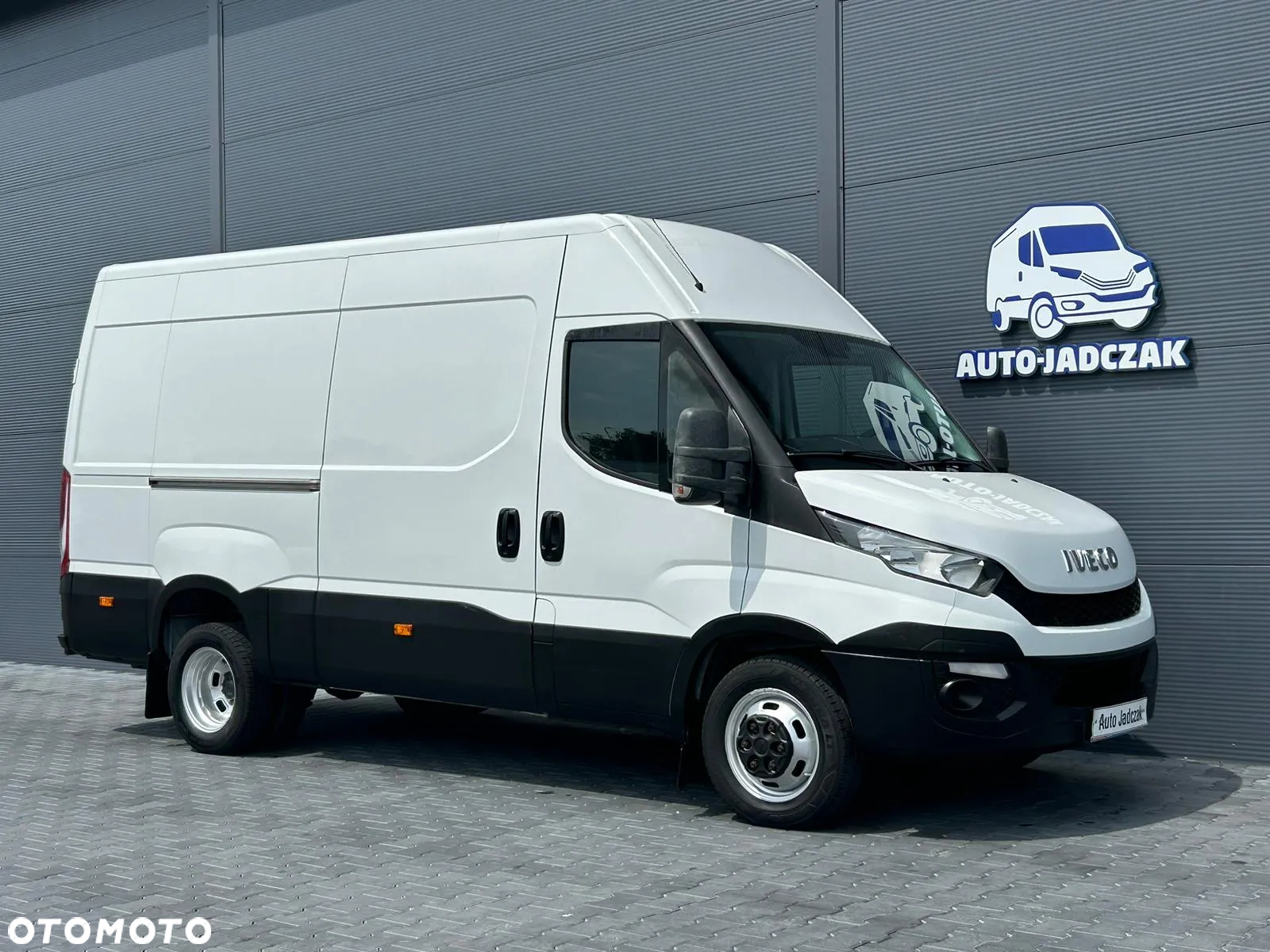 Iveco Daily 35C17 40C17 3.0 HPI L3H2 Średniak **CLIMATRONIC**Hak 3,5t.**NA BLIŹNIAKACH**Sprowadzony**2015R** - 2