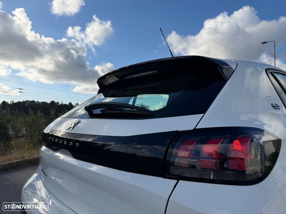 Peugeot e-208 Active Pack - 14