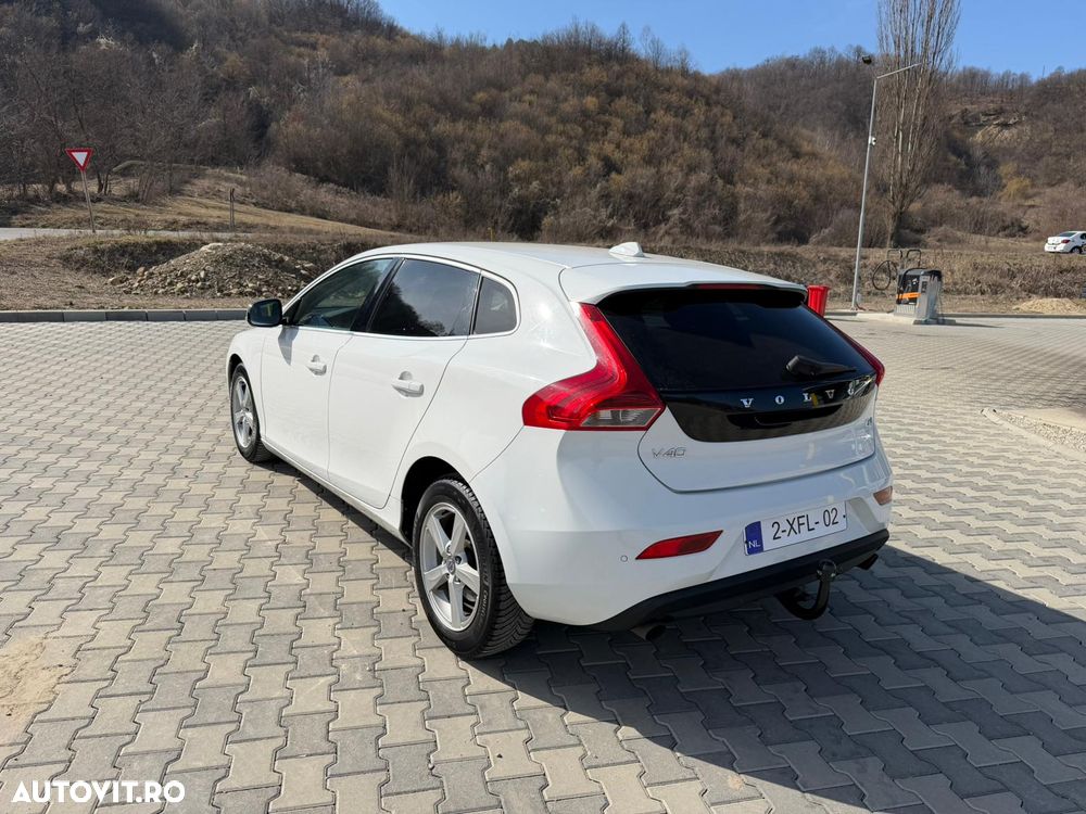 Volvo V40 D4 VEA Momentum - 3