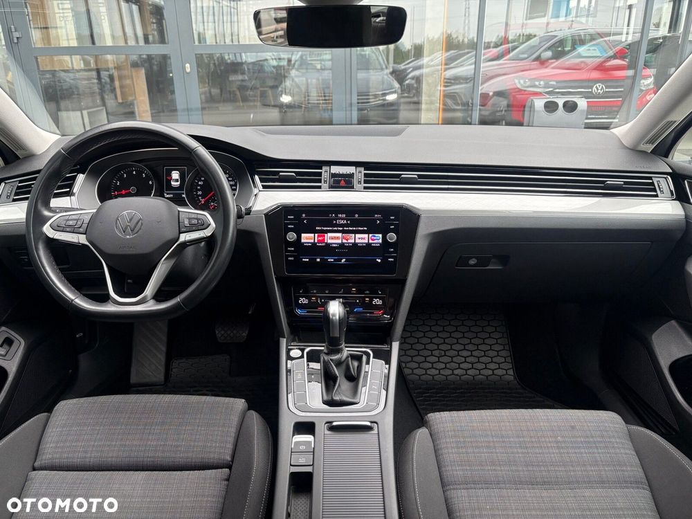 Volkswagen Passat - 10