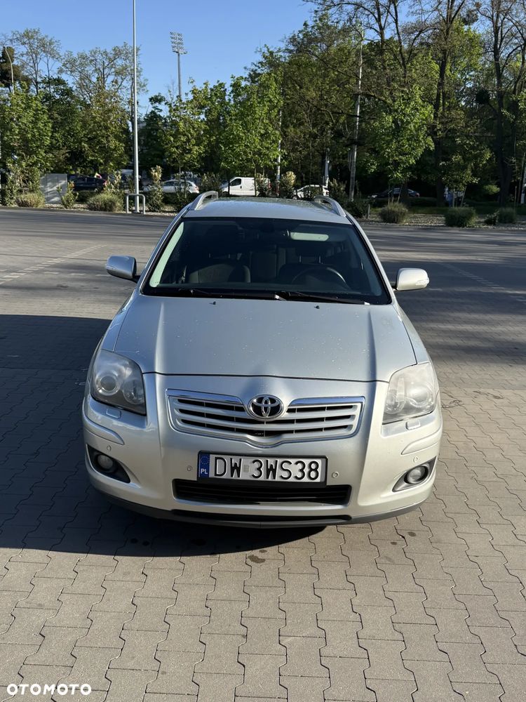 Toyota Avensis 1.8 VVT-i Automatik Sol - 2