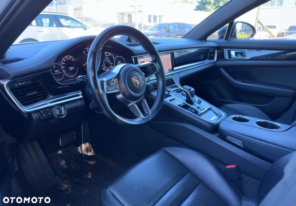 Porsche Panamera - 9