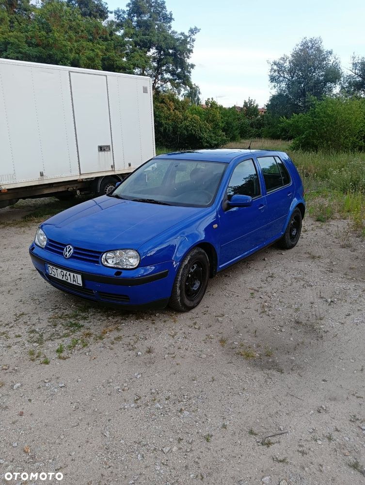 Volkswagen Golf 1.6 - 1