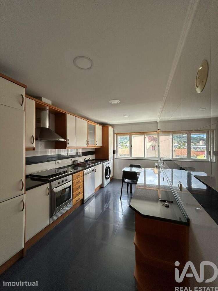 Apartamento T3 em Odivelas de 126,46 m2 - Grande imagem: 2/19