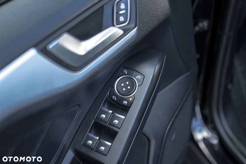 Ford Focus 1.0 EcoBoost Titanium ASS - 24
