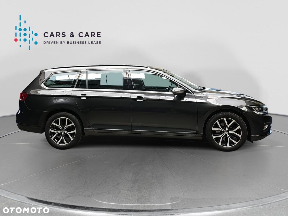 Volkswagen Passat - 29
