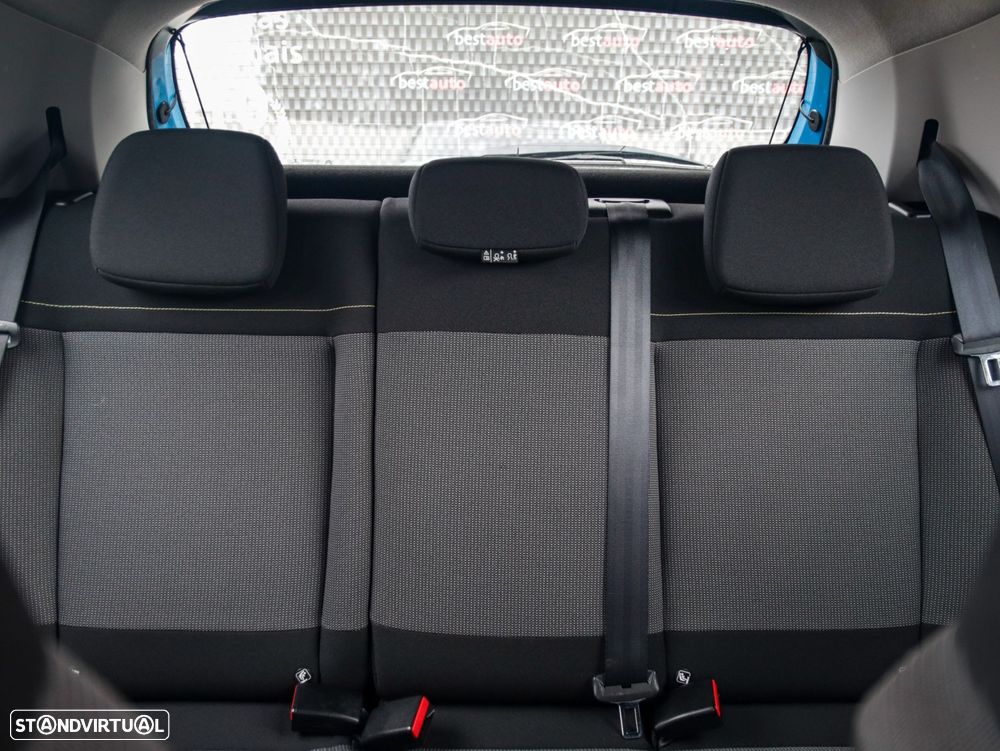 Citroën C3 1.2 PureTech Shine - 18