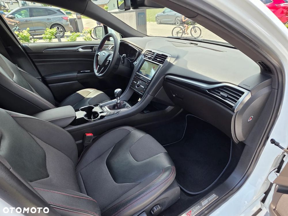 Ford Mondeo SW 2.0 TDCi S&S ST-Line - 14
