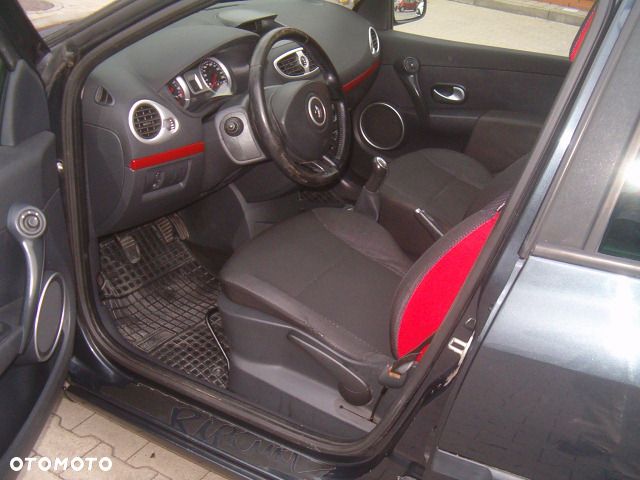 Renault Clio - 17