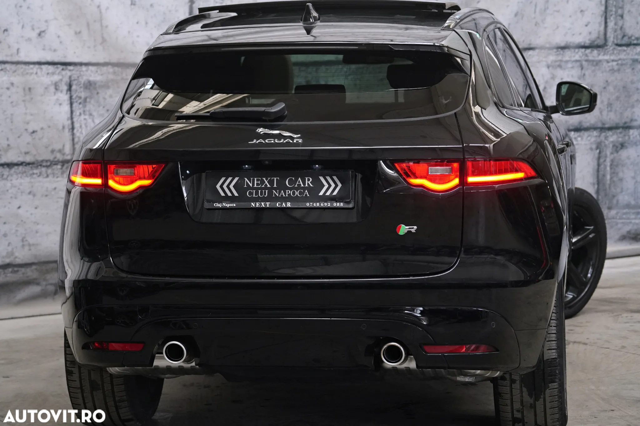 Jaguar F-Pace S AWD - 4