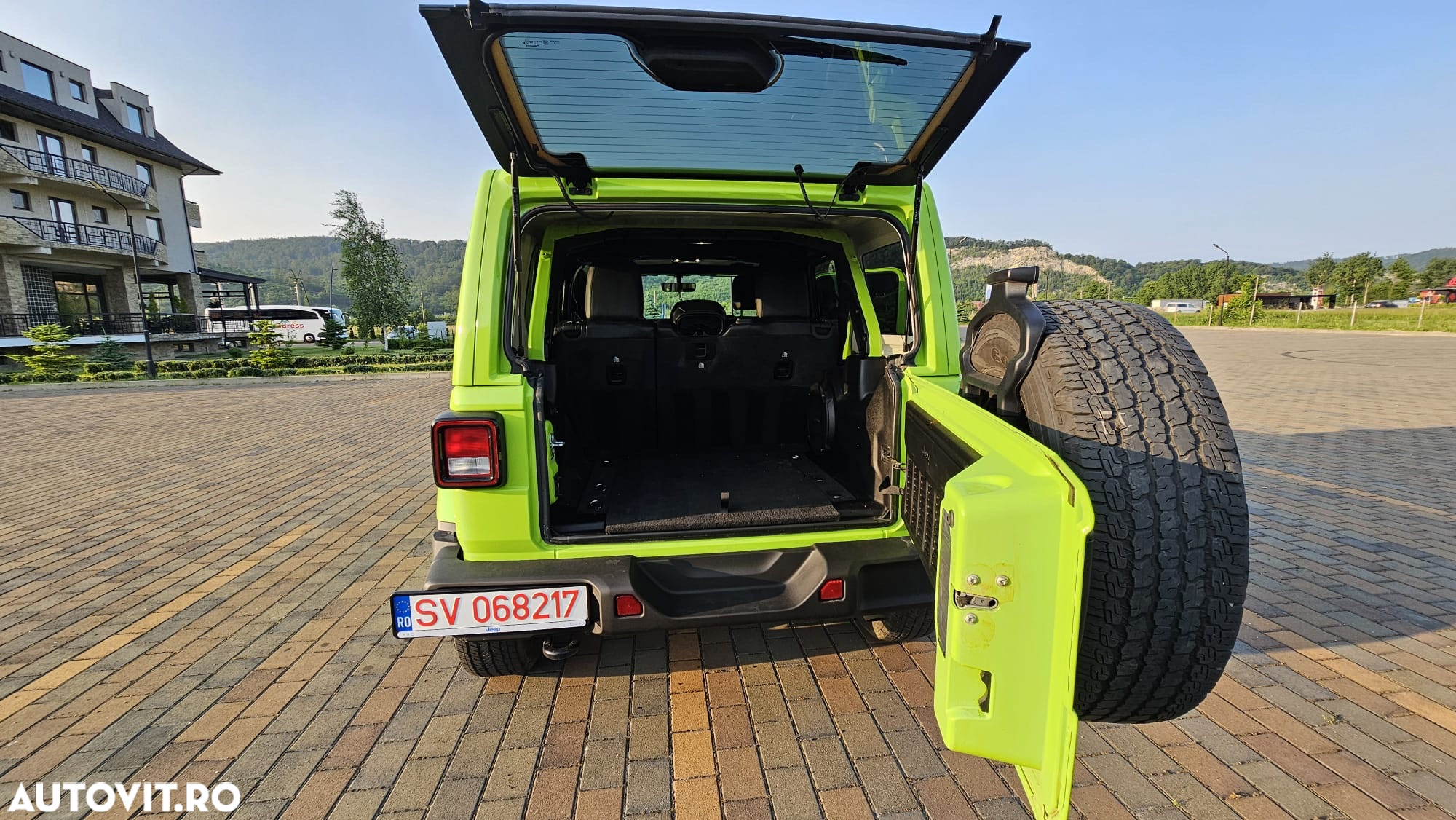 Jeep Wrangler Unlimited 2.0 Turbo AT8 Sahara - 19