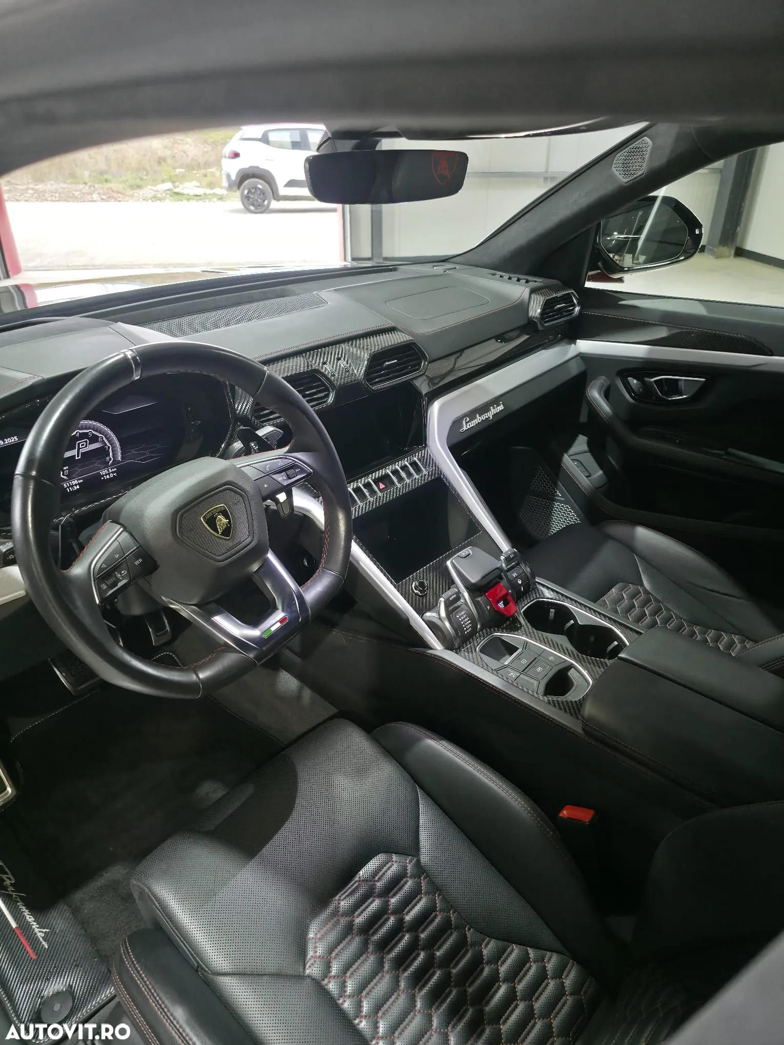 Lamborghini URUS Standard - 13
