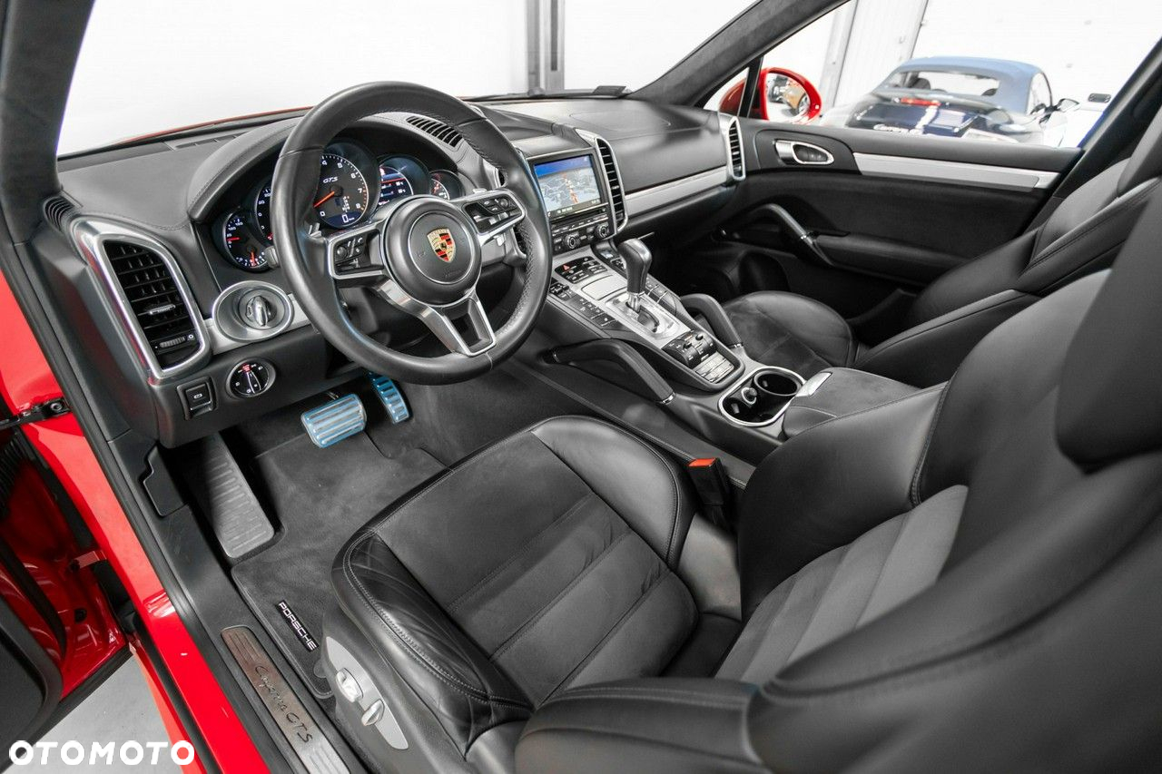 Porsche Cayenne GTS - 25